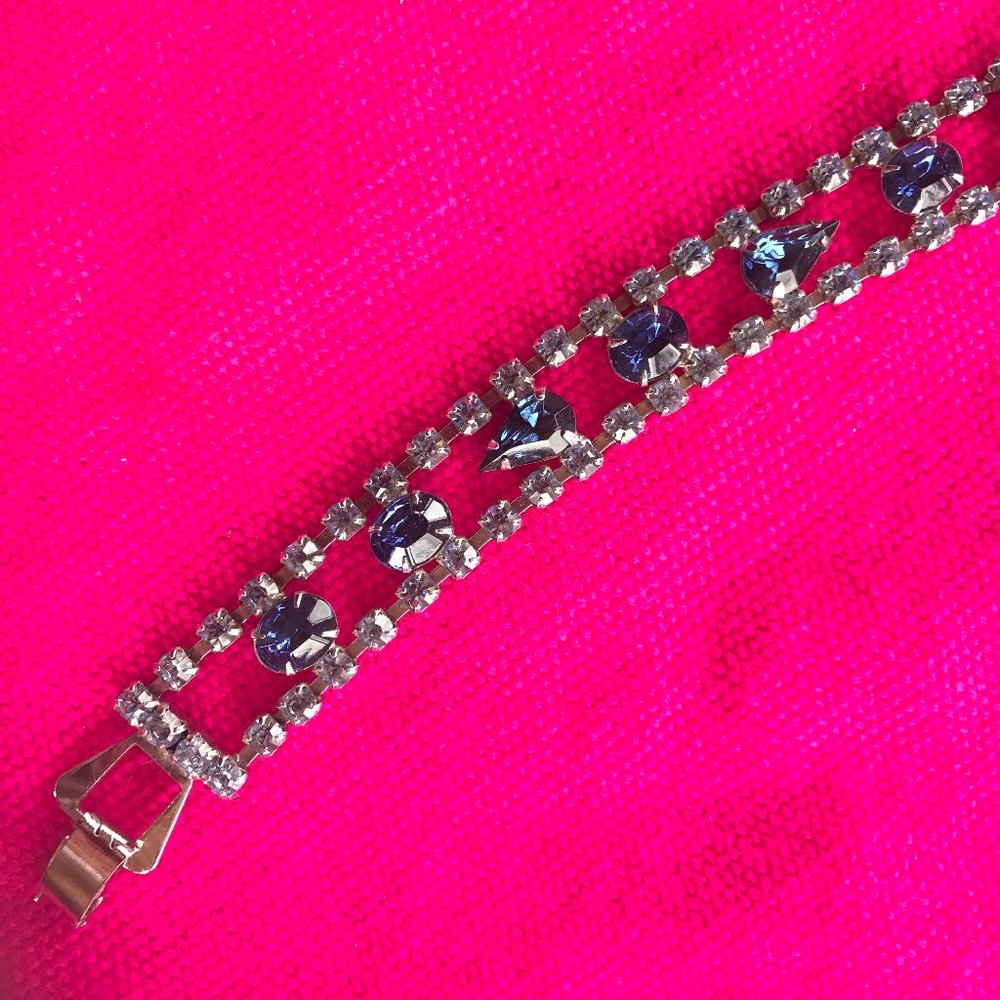 vintage 7 inch blue rhinestone bracelet